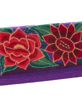 Cartera artesanal morada bordada flores Chiapas
