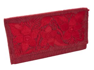 Bolsa artesanal roja con líneas blancas bordada Chiapas